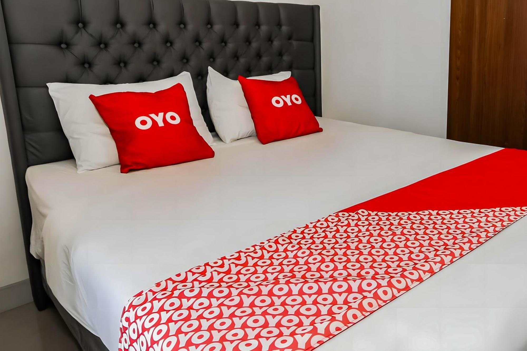 Oyo 93703 F88 Hotel Bekasi Exterior photo